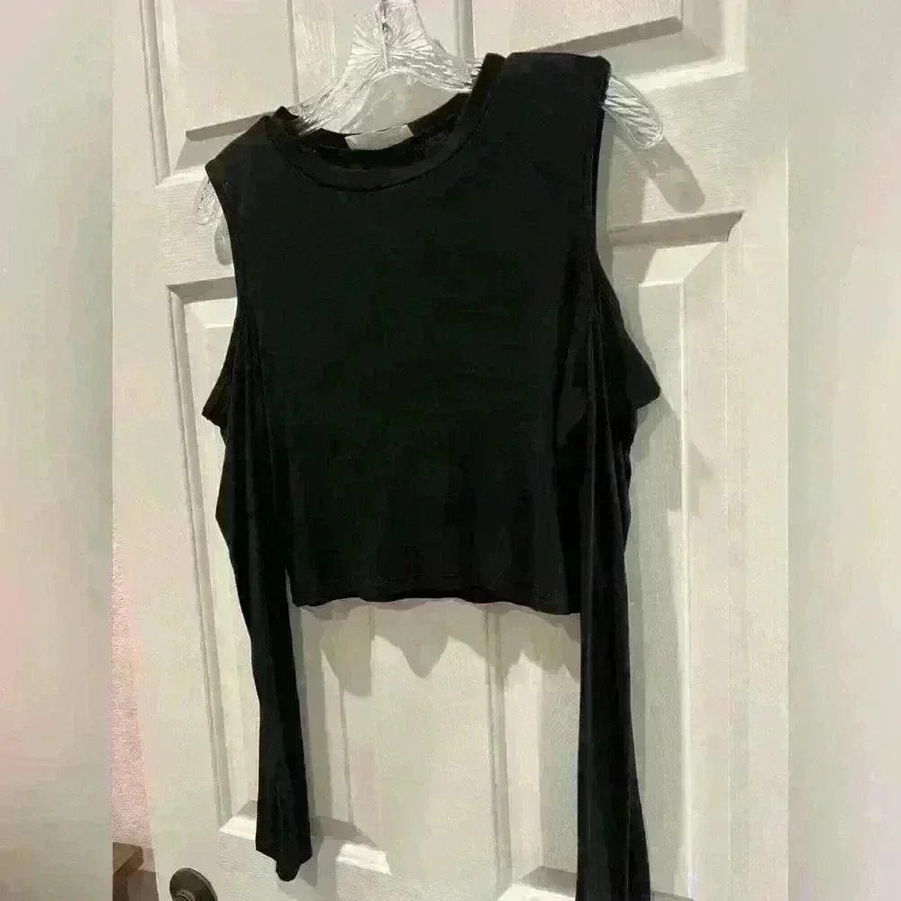 Stella Luce Cold Shoulder Crop Top. Size L - Picture 2 of 4
